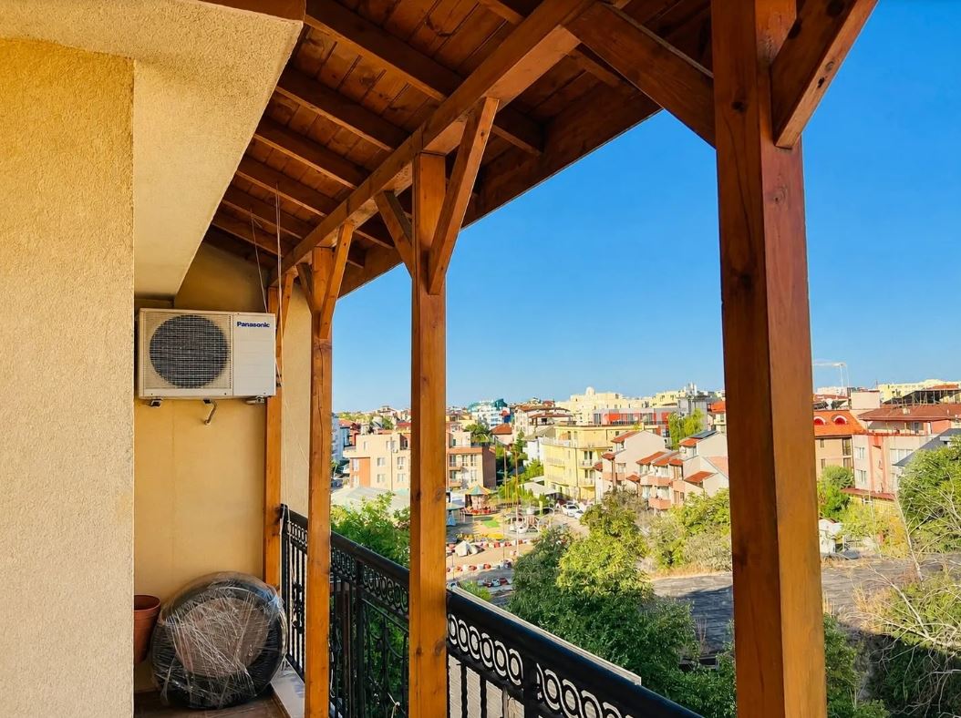 Przestronny apartament dwupoziomowy z panoramicznym tarasem w Rawdzie – doskonały wybór do zamieszkania, wypoczynku lub inwestycji