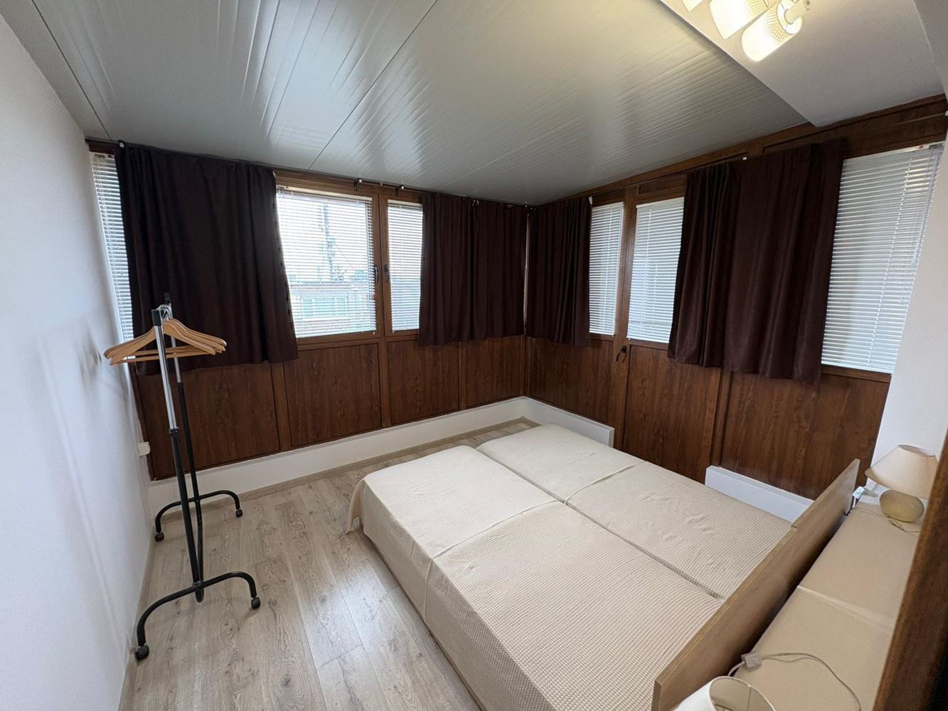 Pomorie – przestronne mieszkanie z 2 sypialniami w pierwszej linii z widokiem na morze i niskimi kosztami utrzymania