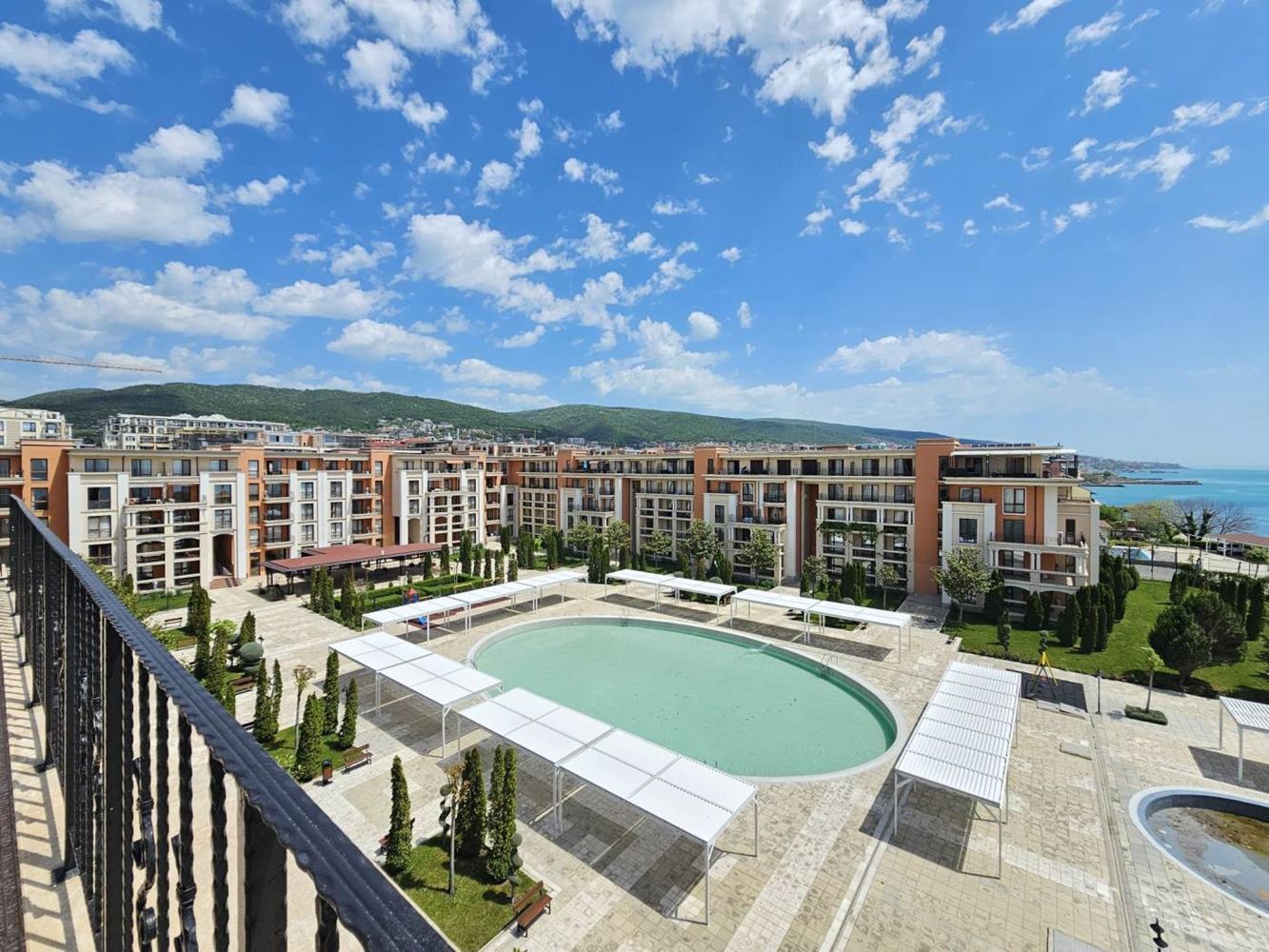 Święty Włas – apartament z trzema sypialniami z bezpośrednim panoramicznym widokiem na morze w kompleksie przy samej plaży