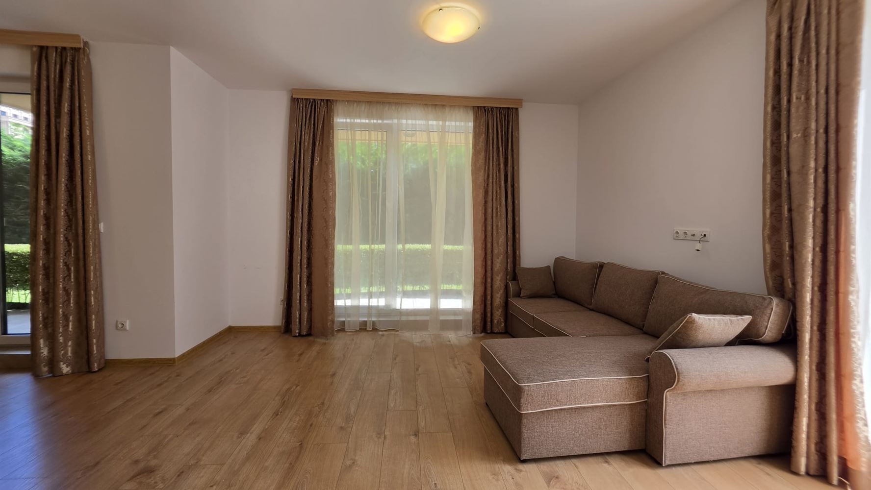 Stylowy apartament z jedną sypialnią, funkcjonalnym rozkładem, komfortem i spokojną atmosferą kurortu