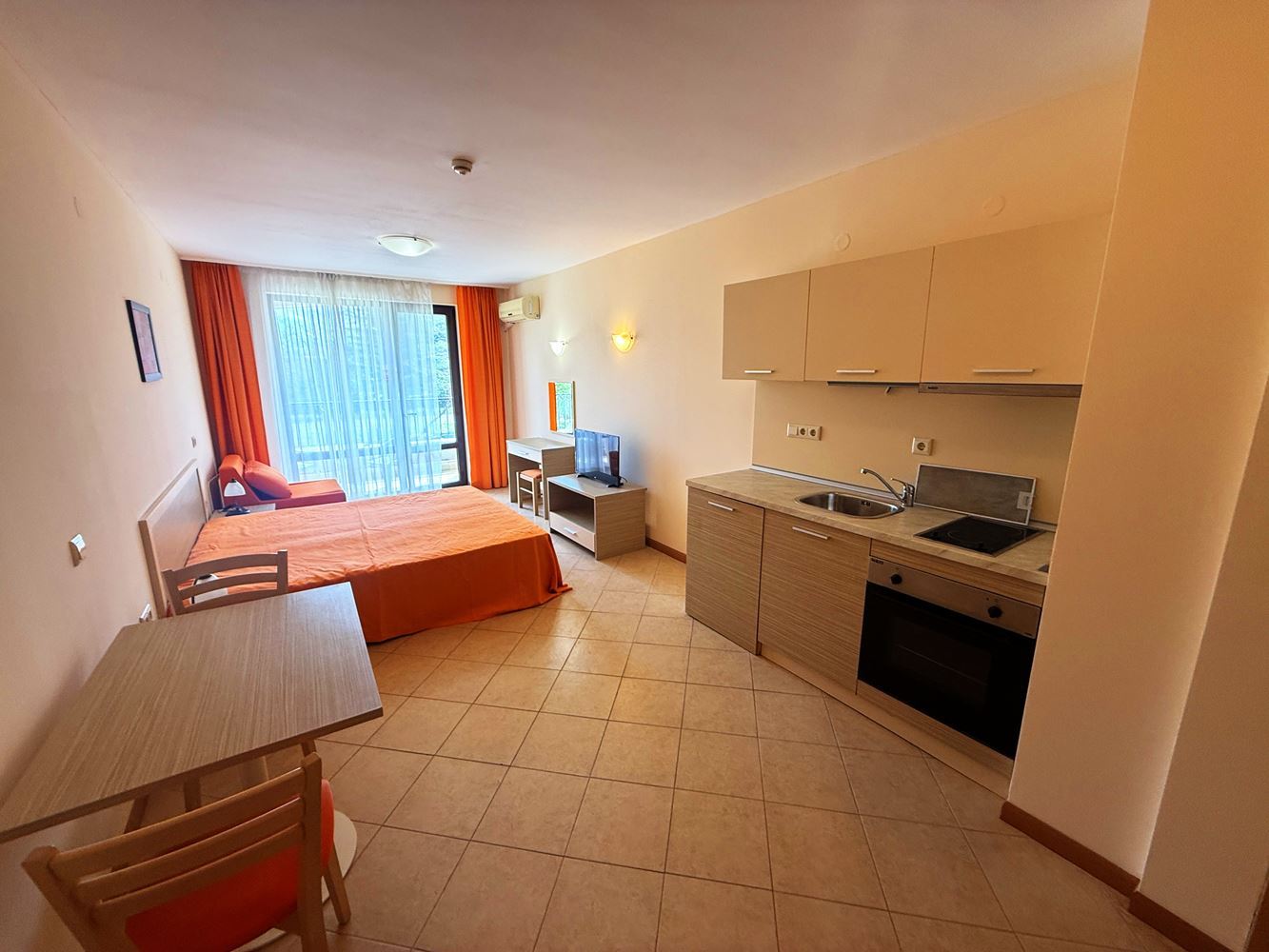 Przestrzeń, wygoda i doskonała lokalizacja – studio w sercu Słonecznego Brzegu