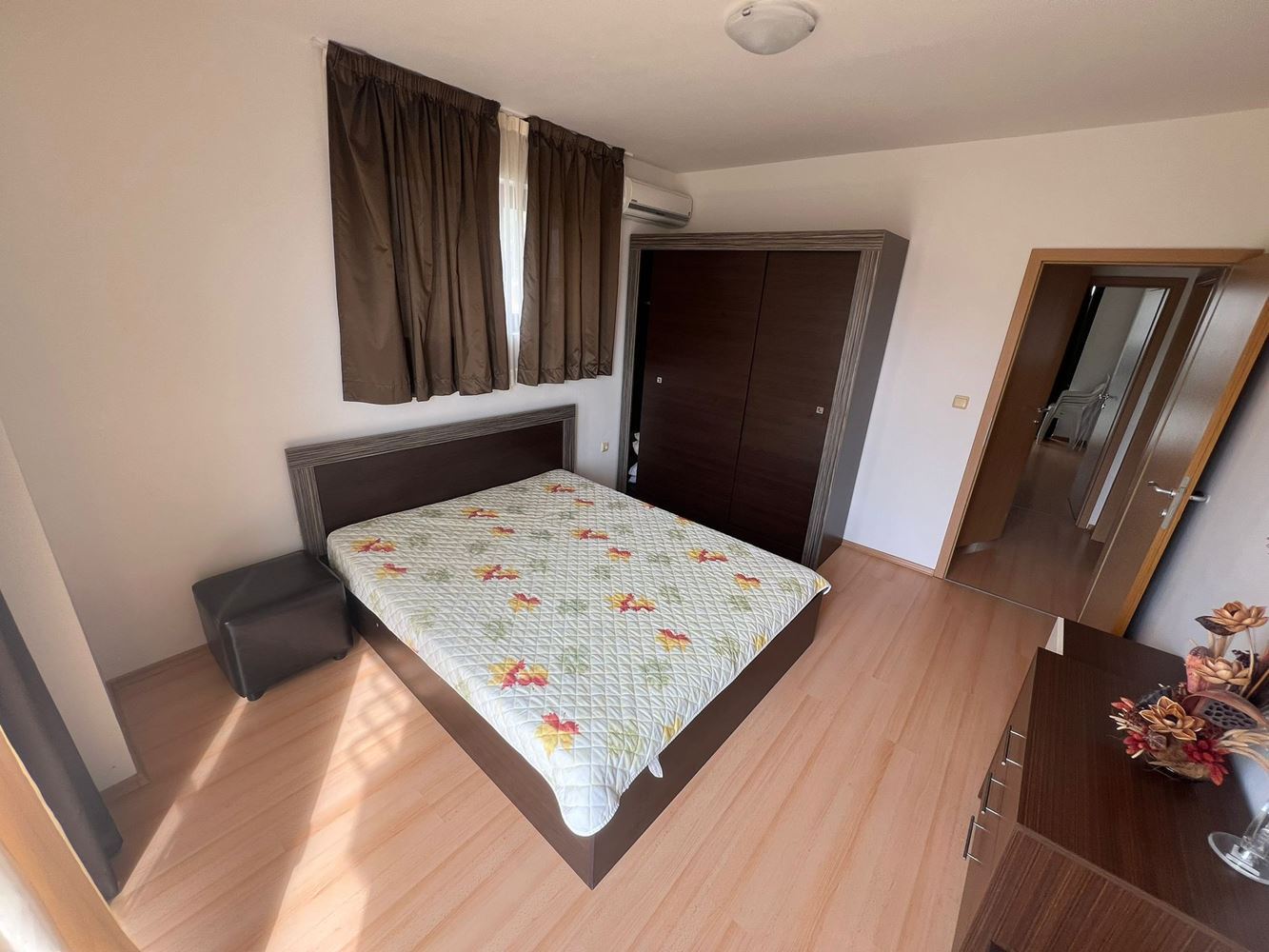 Mieszkanie z dwiema sypialniami w nowoczesnym kompleksie – w pełni umeblowane i gotowe na Twoje nowe życie