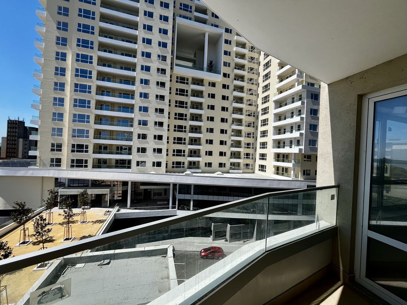 Nowoczesny apartament z jedną sypialnią z panoramicznym widokiem w prestiżowym kompleksie – gotowy do zamieszkania