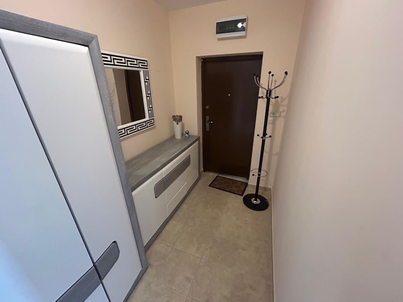 Przestronny apartament z dwiema sypialniami i prywatnym ogrodem w Nesebyrze – komfort, spokój i doskonale utrzymany teren