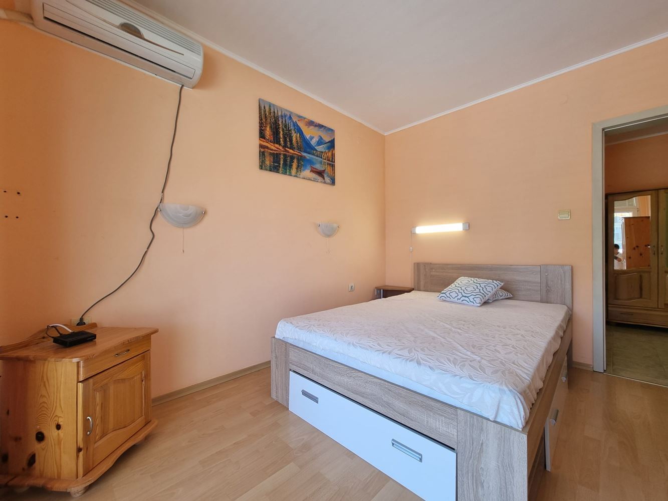 Umeblowany apartament z jedną sypialnią w Słonecznym Brzegu – funkcjonalna nieruchomość z udogodnieniami i niską opłatą eksploatacyjną