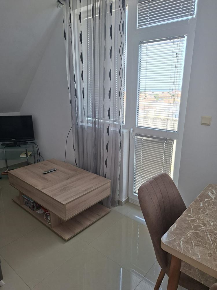 Panoramiczny apartament z jedną sypialnią i widokiem na morze w Rawdzie – gotowy do zamieszkania