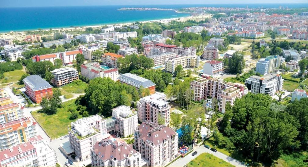 Jasne i przytulne studio z widokiem na piękną wewnętrzną część kompleksu – komfort i spokój w nowoczesnym kompleksie