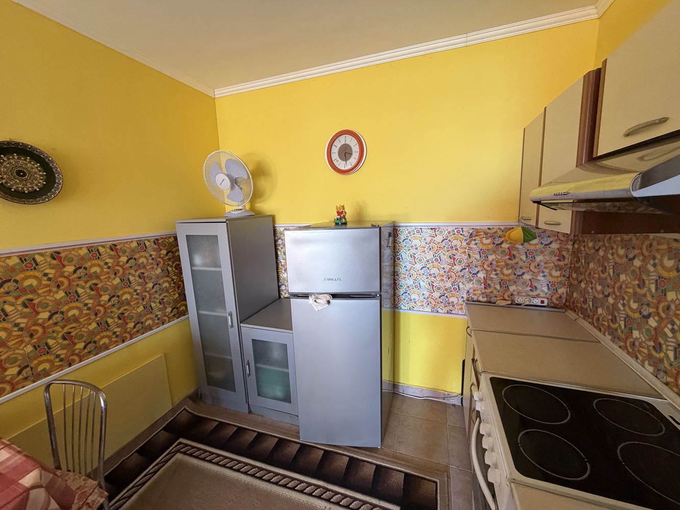 Apartament z jedną sypialnią, przestronnym tarasem i widokiem na morze w Sveti Vlas – 300 metrów od plaży