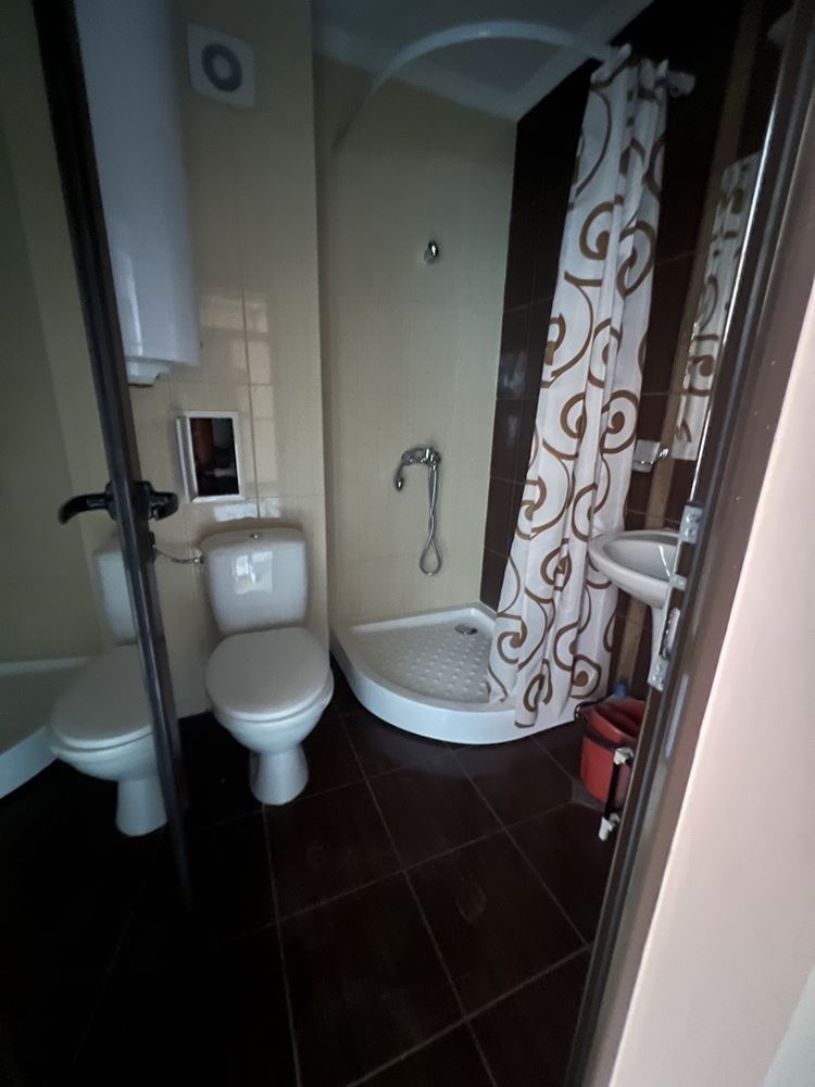 Przytulne studio w sercu Elenite – zaledwie kilka minut od plaży, w zamkniętym kompleksie z basenem i doskonałymi udogodnieniami