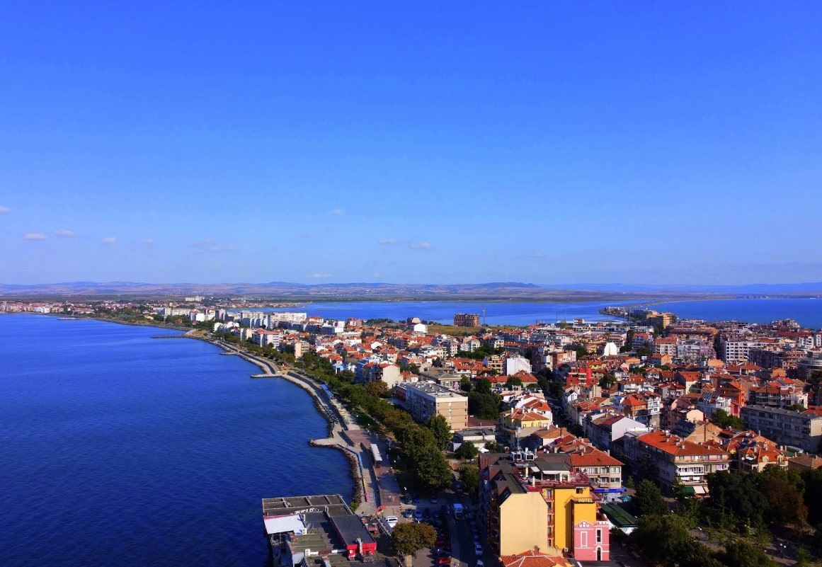 Kawalerka w nowej części Pomorie – doskonała okazja w budynku bez opłaty za utrzymanie