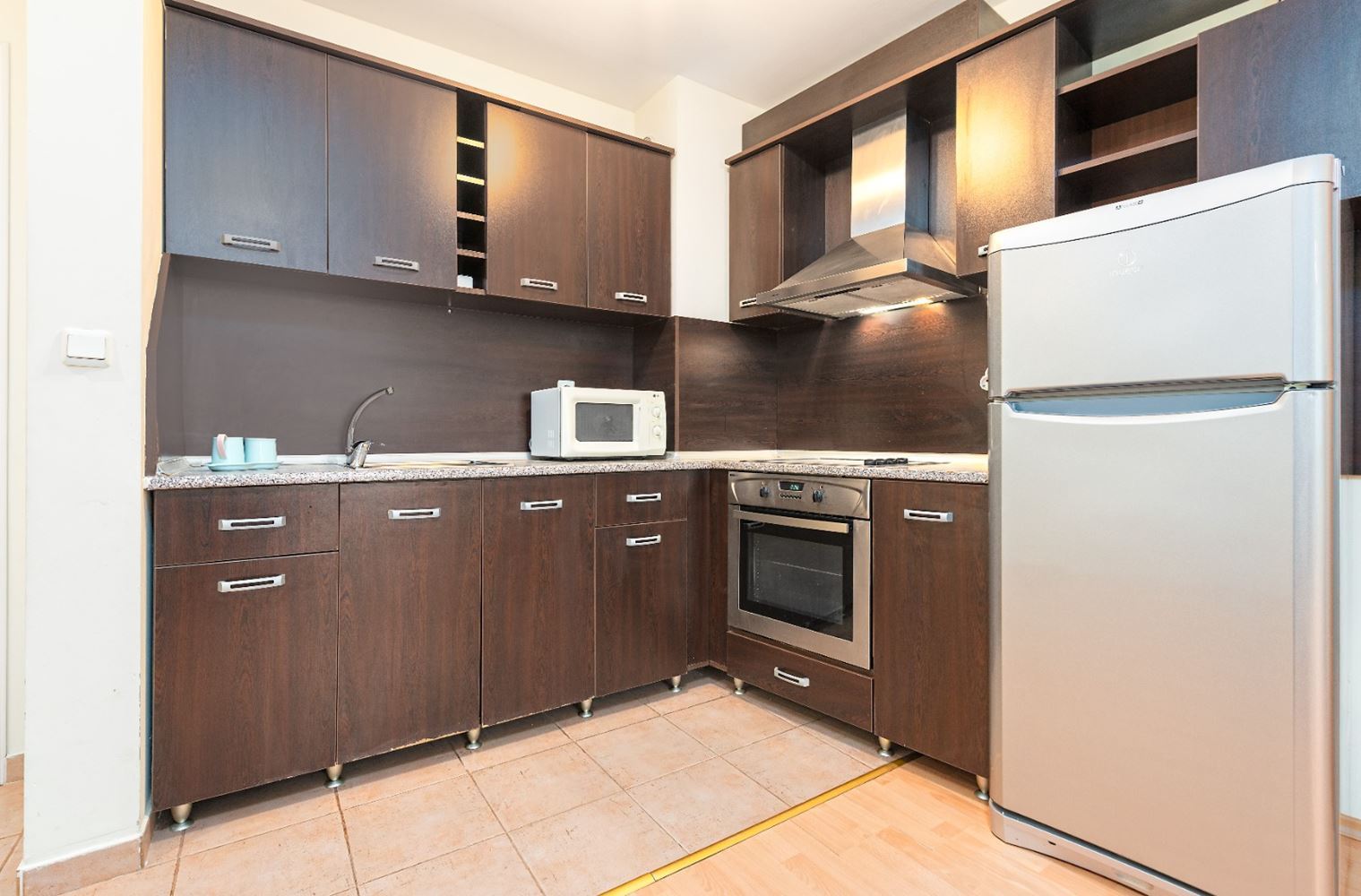 Stylowy apartament z dwiema sypialniami w pierwszej linii z bezpośrednim widokiem na morze w Świętym Własie – przestrzeń, luksus i pełne udogodnienia