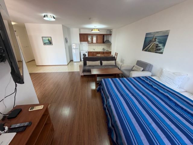 Dwupokojowy apartament na pierwszej linii z widokiem na morze w Aheloy