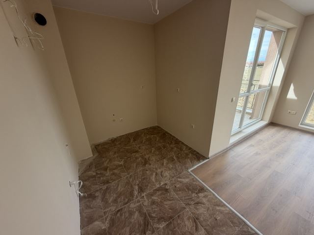 Nowe mieszkanie z jedną sypialnią i przestronnym balkonem w nowoczesnym kompleksie w Rawdzie
