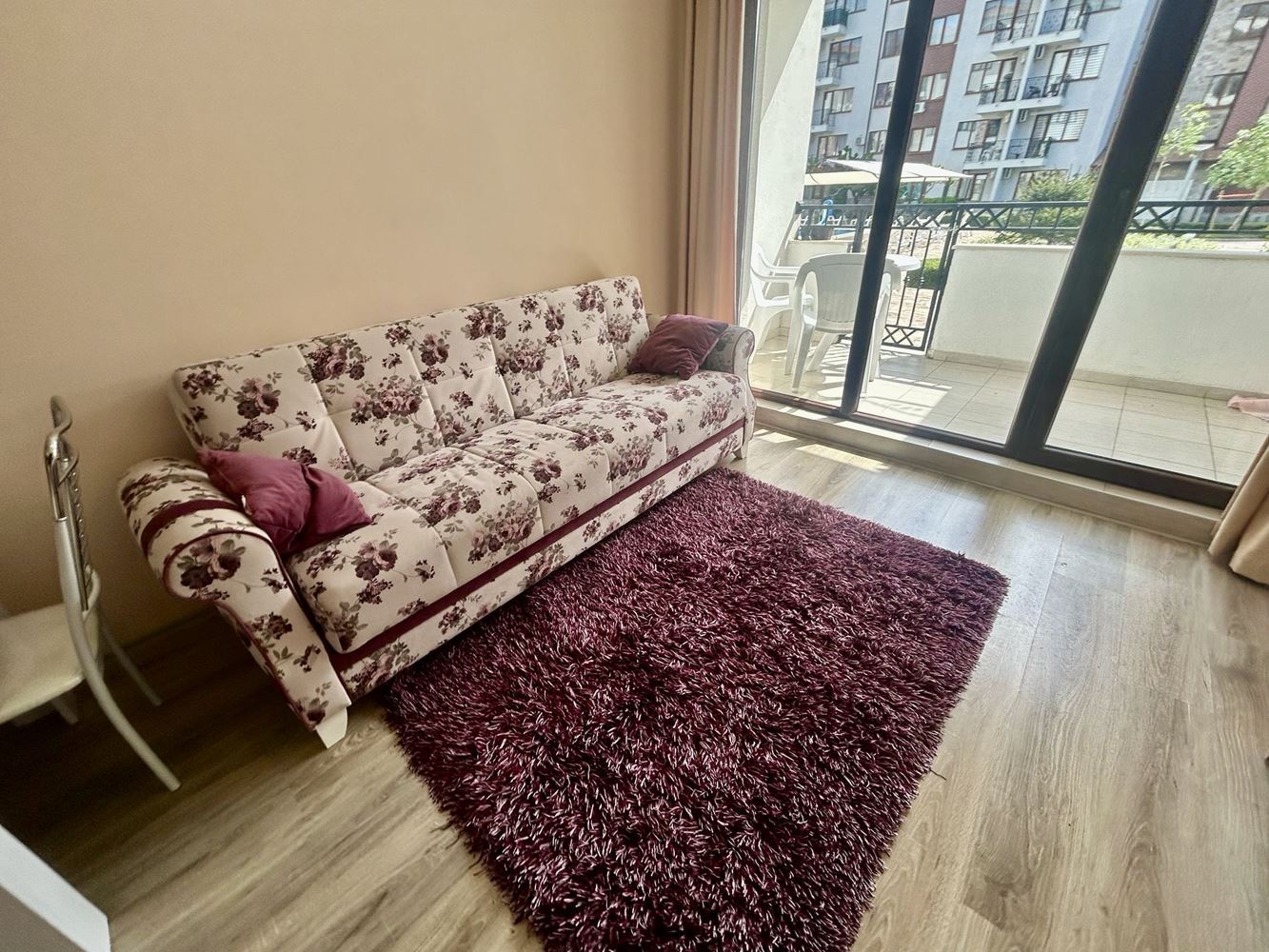 Komfortowy apartament z jedną sypialnią z bezpośrednim wyjściem do basenu w Nesebyrze – wyjątkowo wygodna oferta