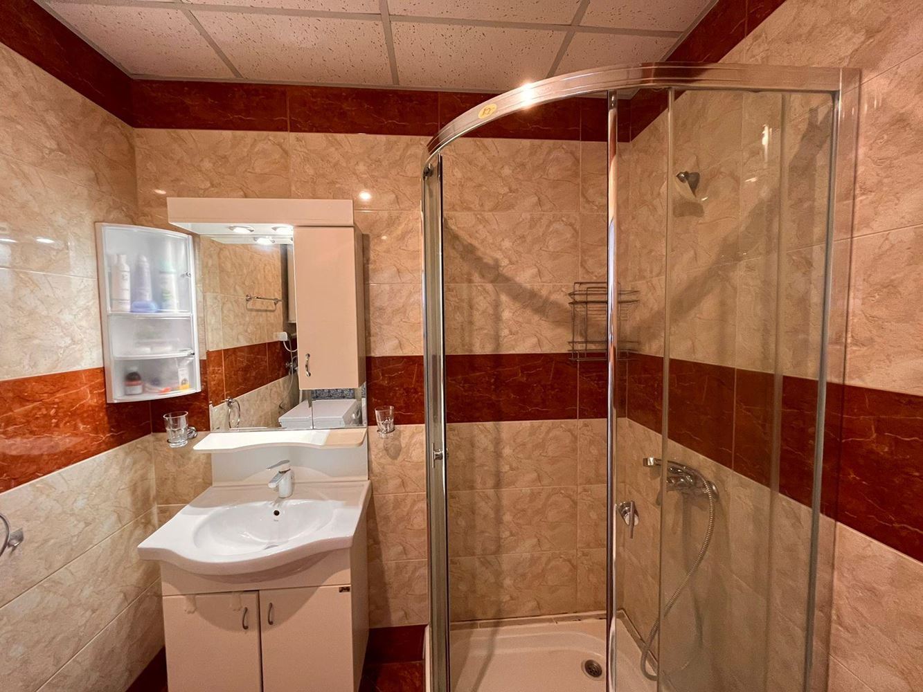 Dwupokojowe mieszkanie w Słonecznym Brzegu – komfort, spokój i zielone otoczenie w pięknym kompleksie