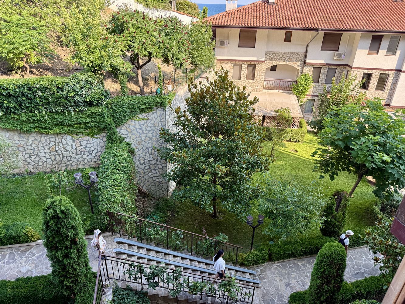 Apartament w pierwszej linii w Sveti Vlas – stylowa nieruchomość przy plaży i marinie jachtowej „Marina Dinevi”