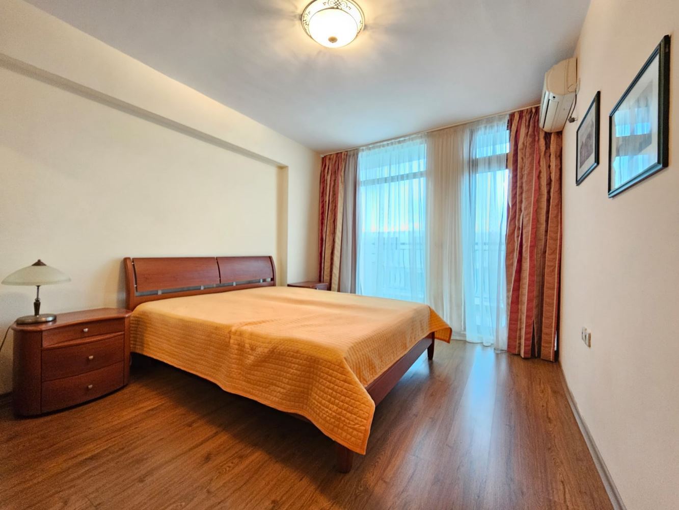 Przestronny apartament z trzema sypialniami na pierwszej linii morza w Sozopolu z wyjątkowym panoramicznym tarasem