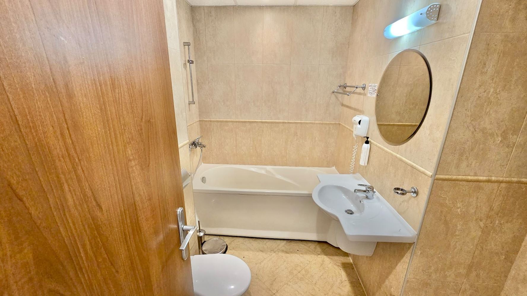 Apartament z jedną sypialnią w pobliżu Cacao Beach z widokiem na basen – gotowe dokumenty i doskonały potencjał inwestycyjny