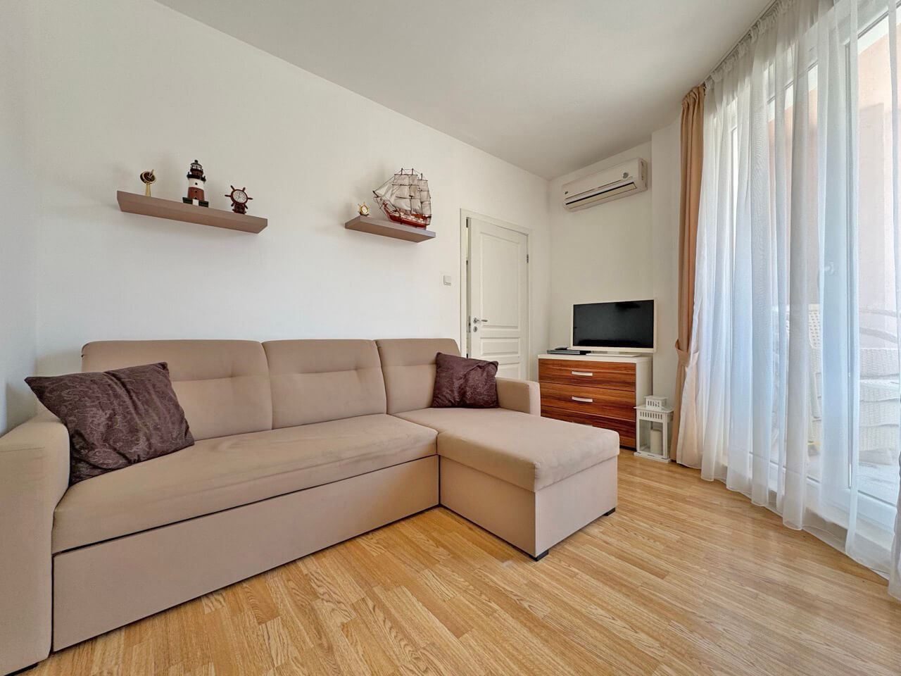 Elegancki apartament z jedną sypialnią z widokiem na basen w luksusowym kompleksie w Słonecznym Brzegu