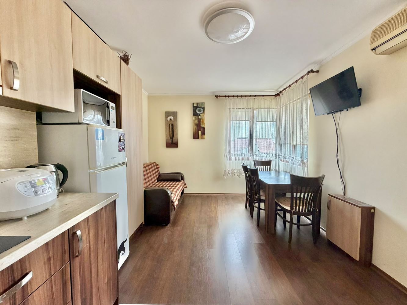 Apartament z jedną sypialnią z widokiem na morze i niską opłatą za utrzymanie w Rawdzie