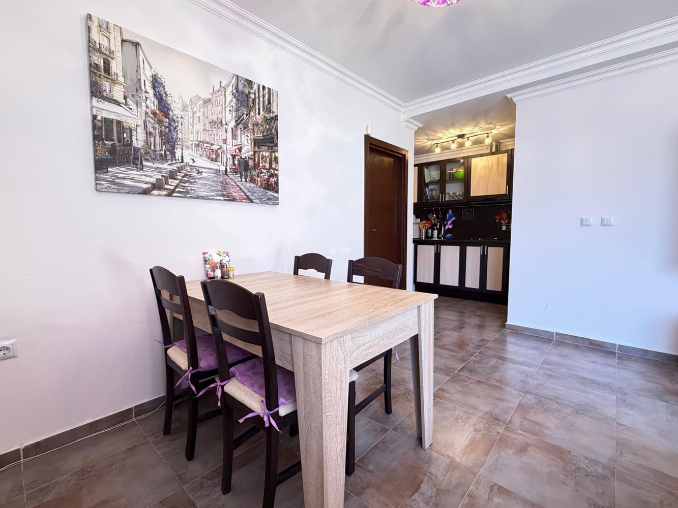 Komfortowe mieszkanie dwupokojowe z bezpośrednim dostępem do basenu – idealne do zamieszkania i inwestycji