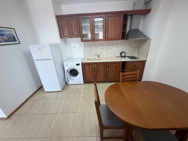 Dwupokojowy apartament na pierwszej linii z widokiem na morze w Aheloy