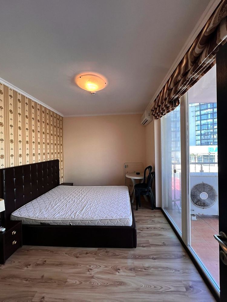 Przestronny apartament dwupokojowy 50 metrów od plaży w Słonecznym Brzegu – doskonała lokalizacja i komfort w zamkniętym kompleksie