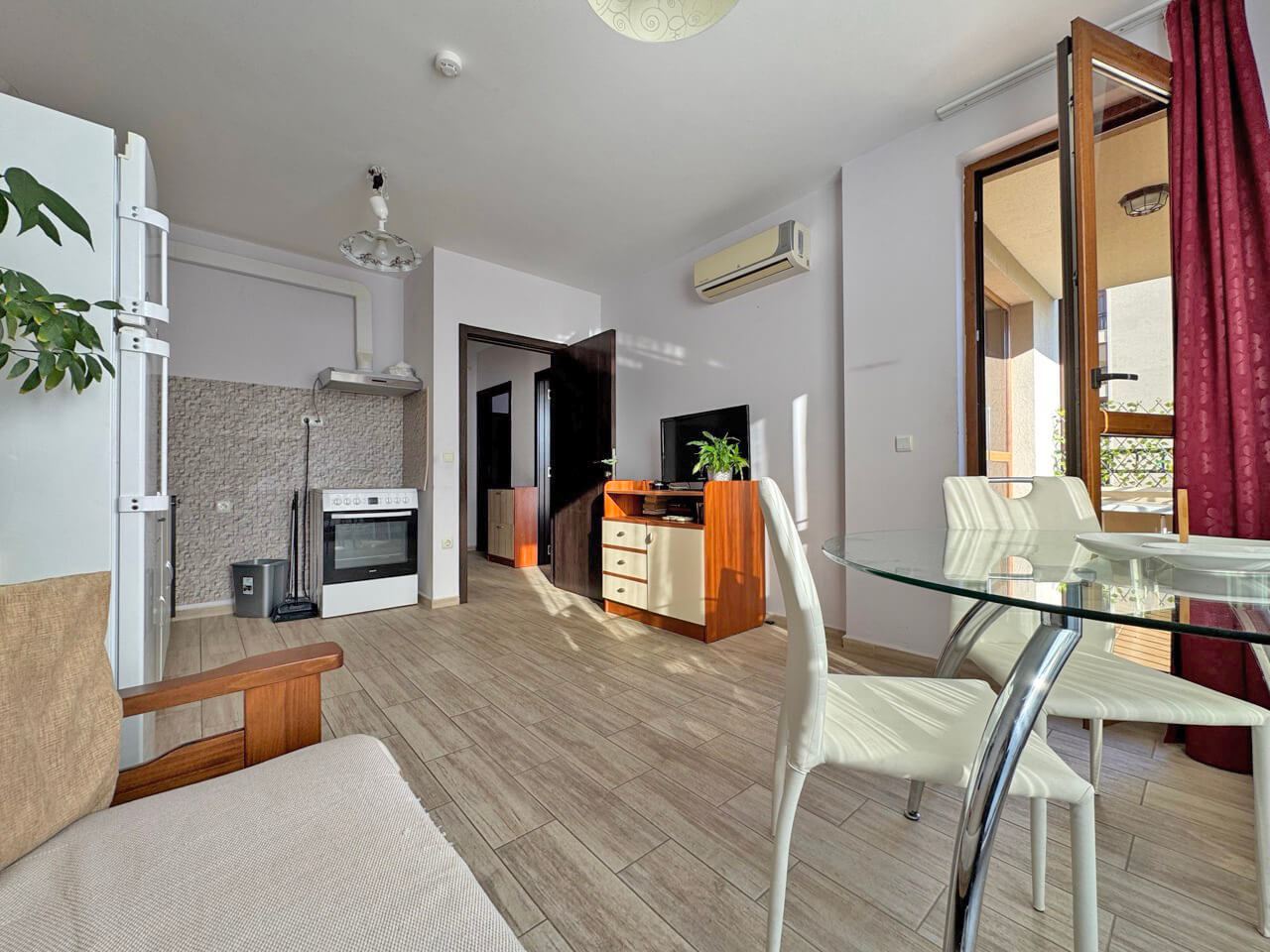 Apartament z dwiema sypialniami i widokiem na park w Słonecznym Brzegu – komfort i doskonałe udogodnienia