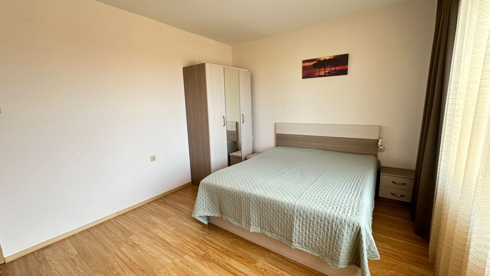 Jasny apartament z dwiema sypialniami w spokojnej części Nessebaru z niską opłatą za utrzymanie