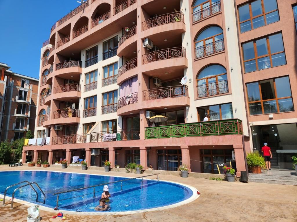 Apartament z jedną sypialnią z widokiem na morze w zamkniętym kompleksie w Słonecznym Brzegu – gotowy do użytku