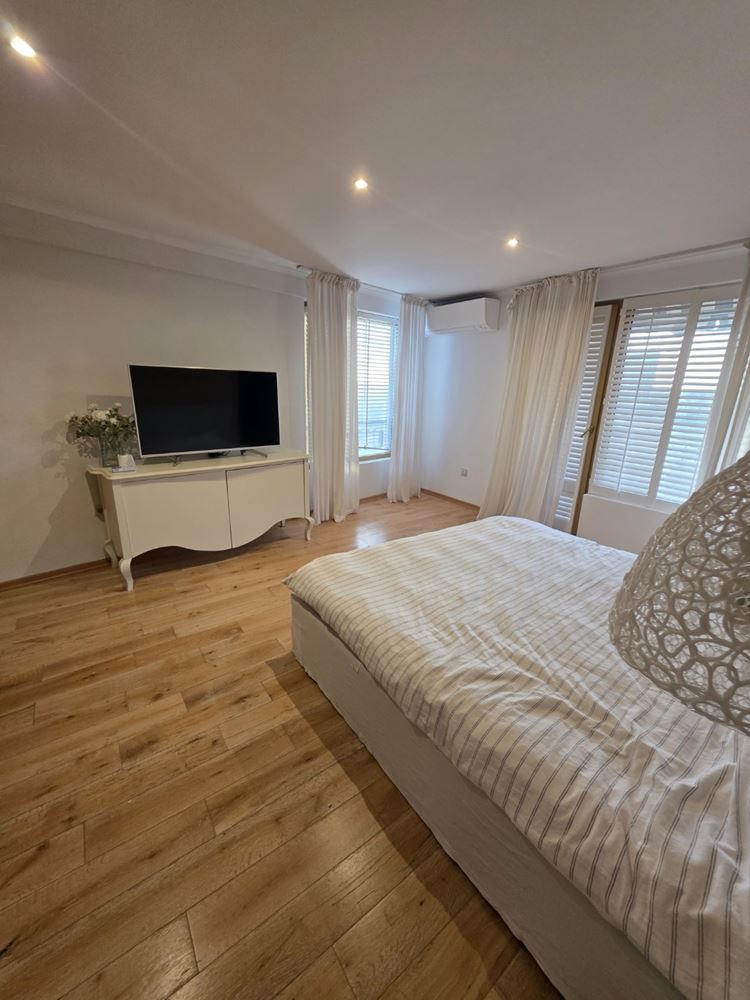 Nessebar: luksusowe mieszkanie z dwiema sypialniami i panoramicznym widokiem na morze – 183 m² przestrzeni, komfortu i stylu