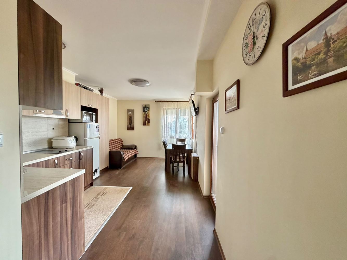 Apartament z jedną sypialnią z widokiem na morze i niską opłatą za utrzymanie w Rawdzie