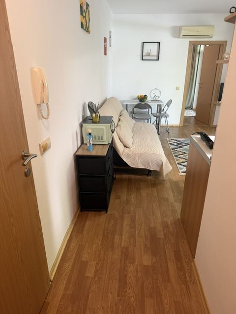 Komfort i spokój nad morzem – przestronny apartament z jedną sypialnią w Aheloy