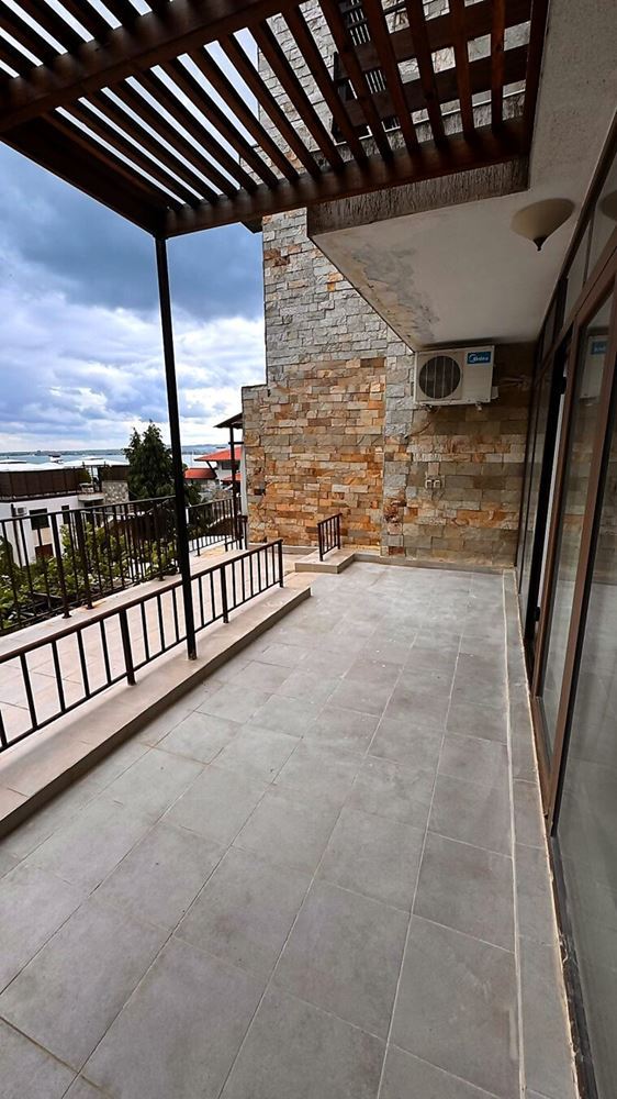 Trzypokojowy apartament z widokiem na morze w prestiżowym kompleksie w Świętym Własie