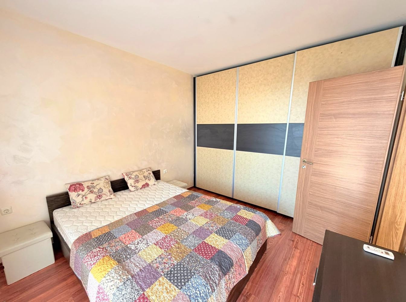 Jasny i ciepły apartament z jedną sypialnią w pobliżu Aquaparku w Słonecznym Brzegu – doskonała inwestycja na wynajem