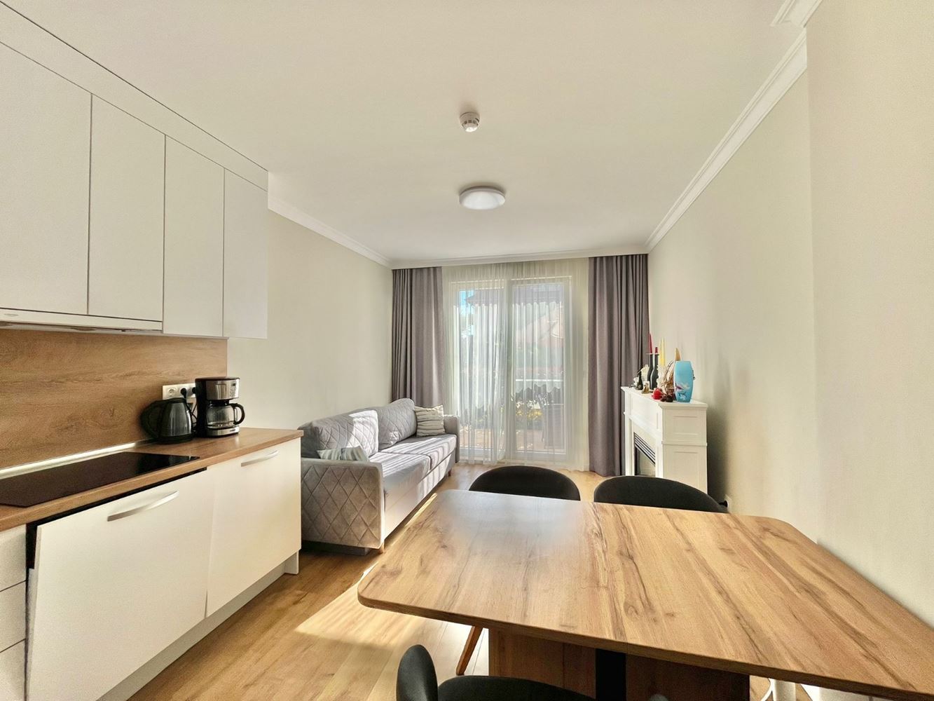Dwupoziomowy apartament z dwiema sypialniami w centrum Rawdy – luksus, komfort i doskonała lokalizacja blisko morza