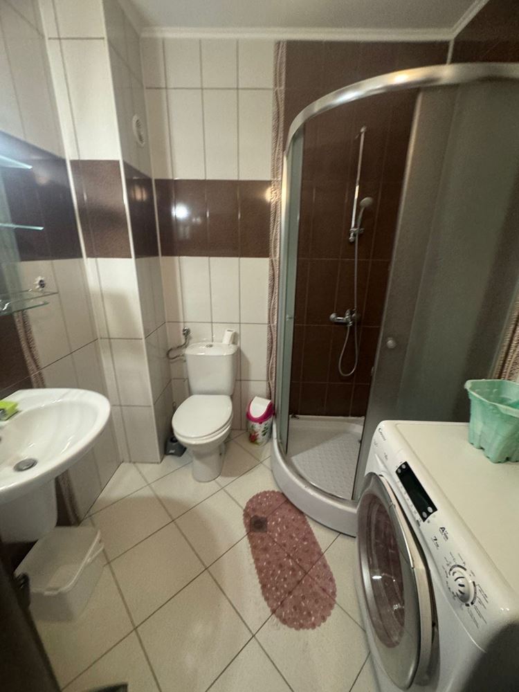 Przytulna w pełni umeblowana kawalerka 300 m od morza w Pomorie – doskonała inwestycja i nieruchomość wakacyjna