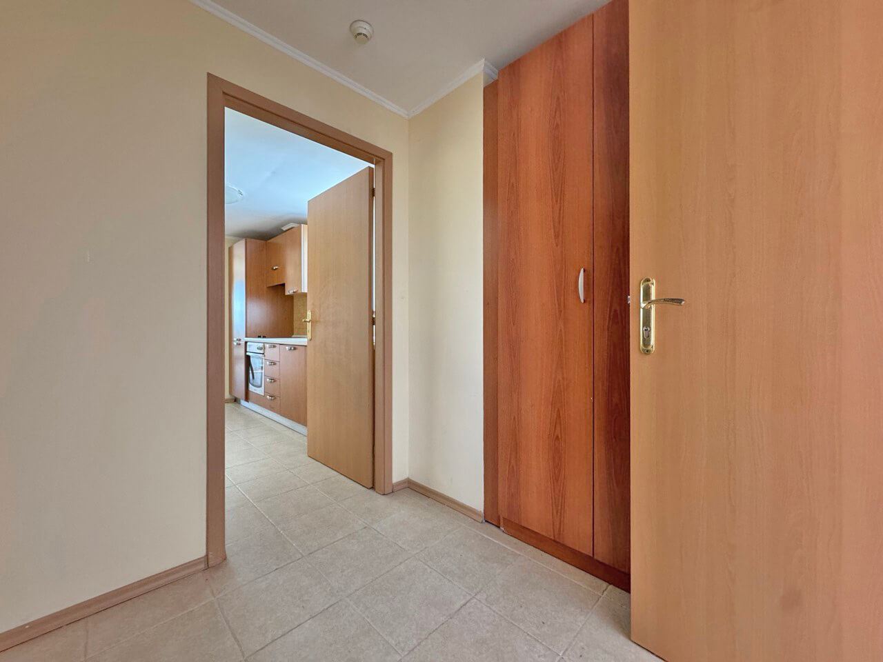 Ekskluzywny apartament z jedną sypialnią w pierwszej linii brzegowej w Pomorie – luksus, prestiż i inwestycja z natychmiastowym zwrotem