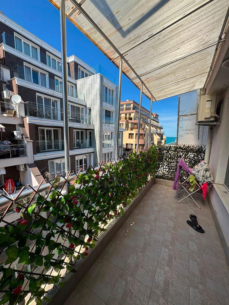 Przestronny apartament z jedną sypialnią na Starym Mieście w Pomorie – zaledwie 50 metrów od plaży z częściowym widokiem na morze