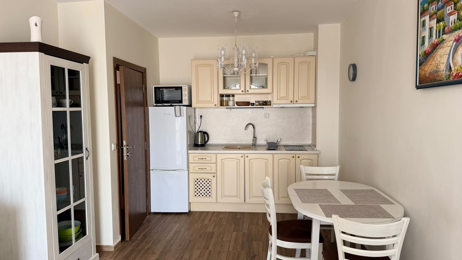 Dwupokojowy apartament z panoramicznym widokiem, o krok od morza w Rawdzie