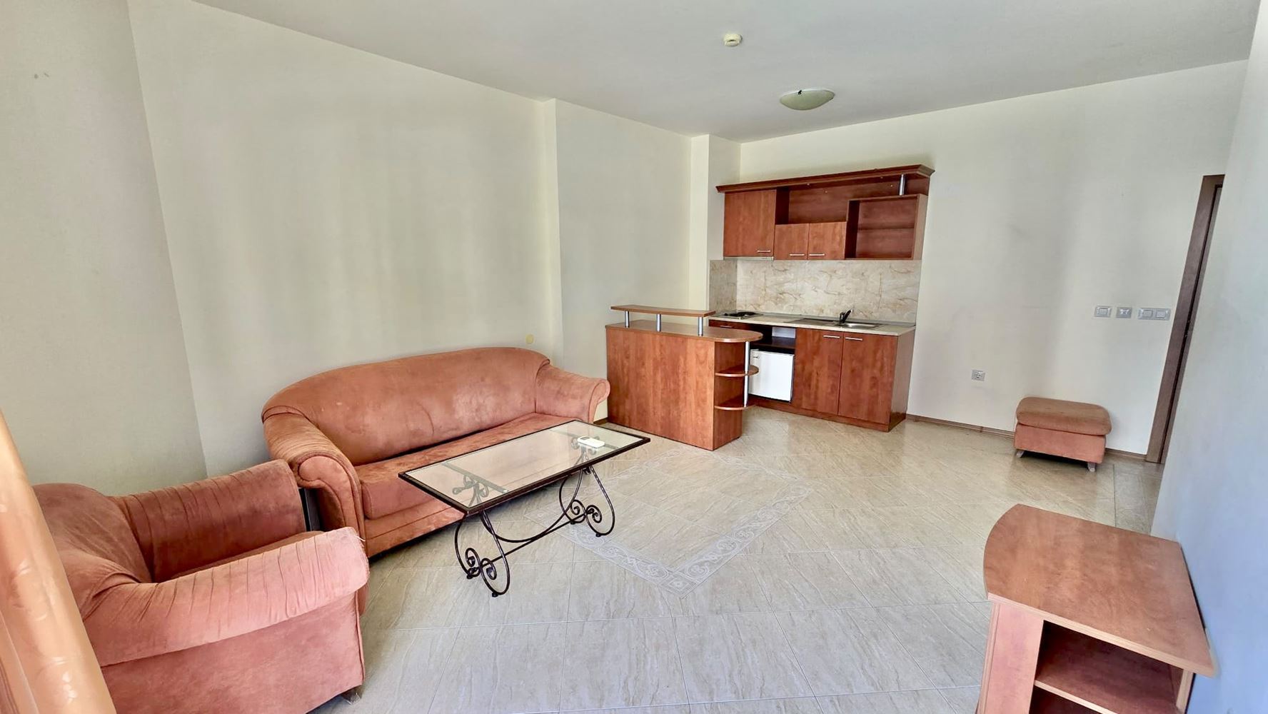 Apartament z jedną sypialnią w pobliżu Cacao Beach z widokiem na basen – gotowe dokumenty i doskonały potencjał inwestycyjny