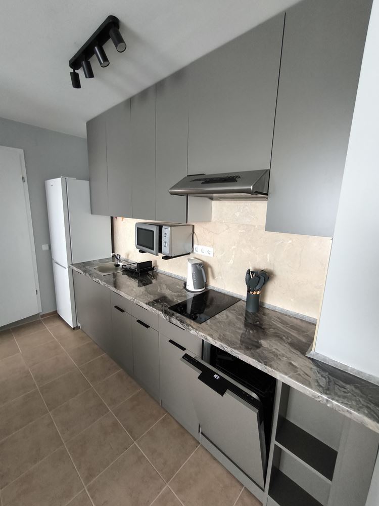 Luksusowy apartament z jedną sypialnią w pierwszej linii brzegowej w Świętym Własie