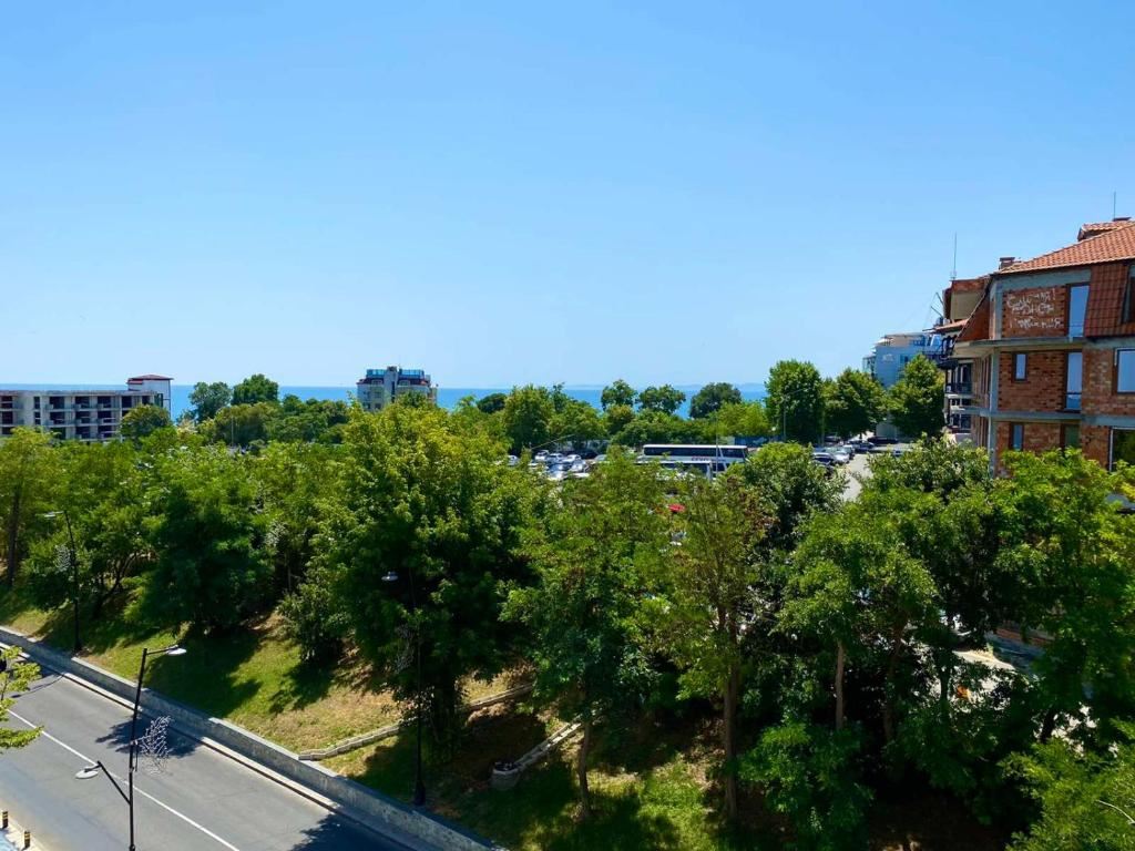 Doskonały apartament z jedną sypialnią w sercu Nesebyru z dużym tarasem i pięknym widokiem