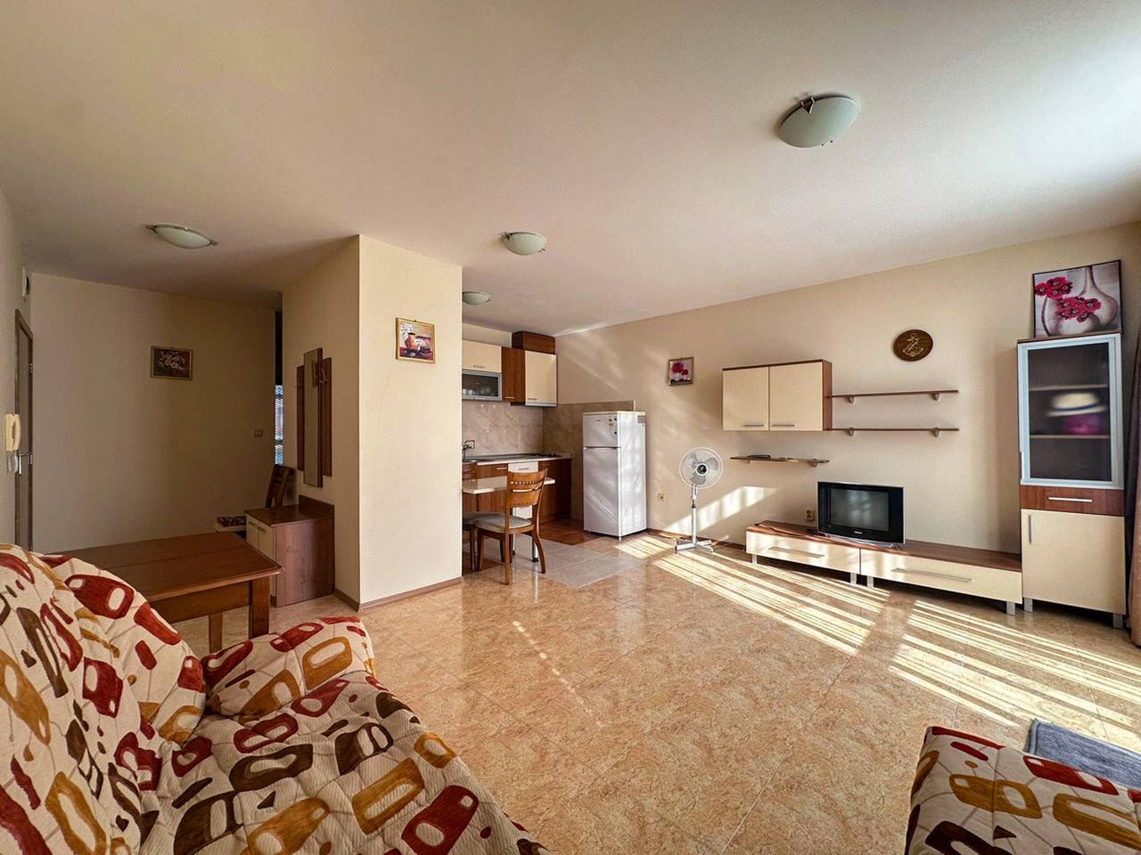 Przestronne mieszkanie z jedną sypialnią z Aktem 16 w Sunny Beach – komfort, styl i gotowe do zamieszkania