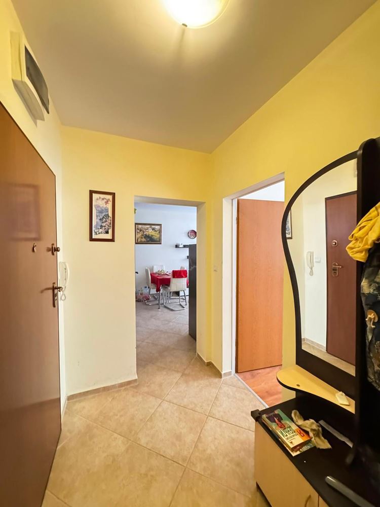 Przestronny apartament z jedną sypialnią na Starym Mieście w Pomorie – zaledwie 50 metrów od plaży z częściowym widokiem na morze