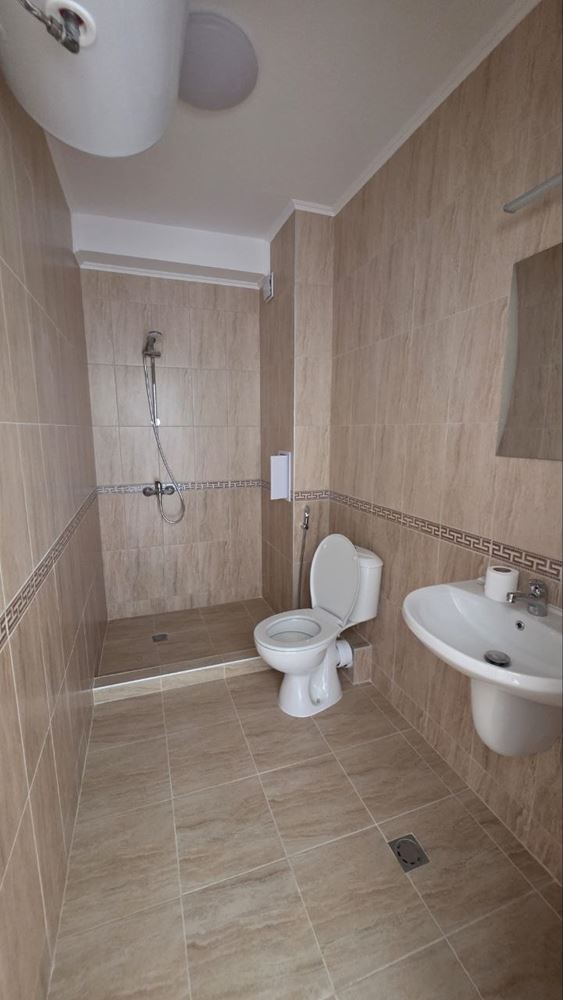 Przestronny apartament z widokiem na morze w Acheloi – cisza, zieleń i luksusowe udogodnienia