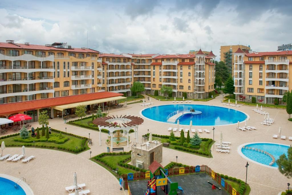 Panoramiczne mieszkanie z jedną sypialnią w kompleksie z basenami, SPA i ogromnym zielonym ogrodem w Słonecznym Brzegu
