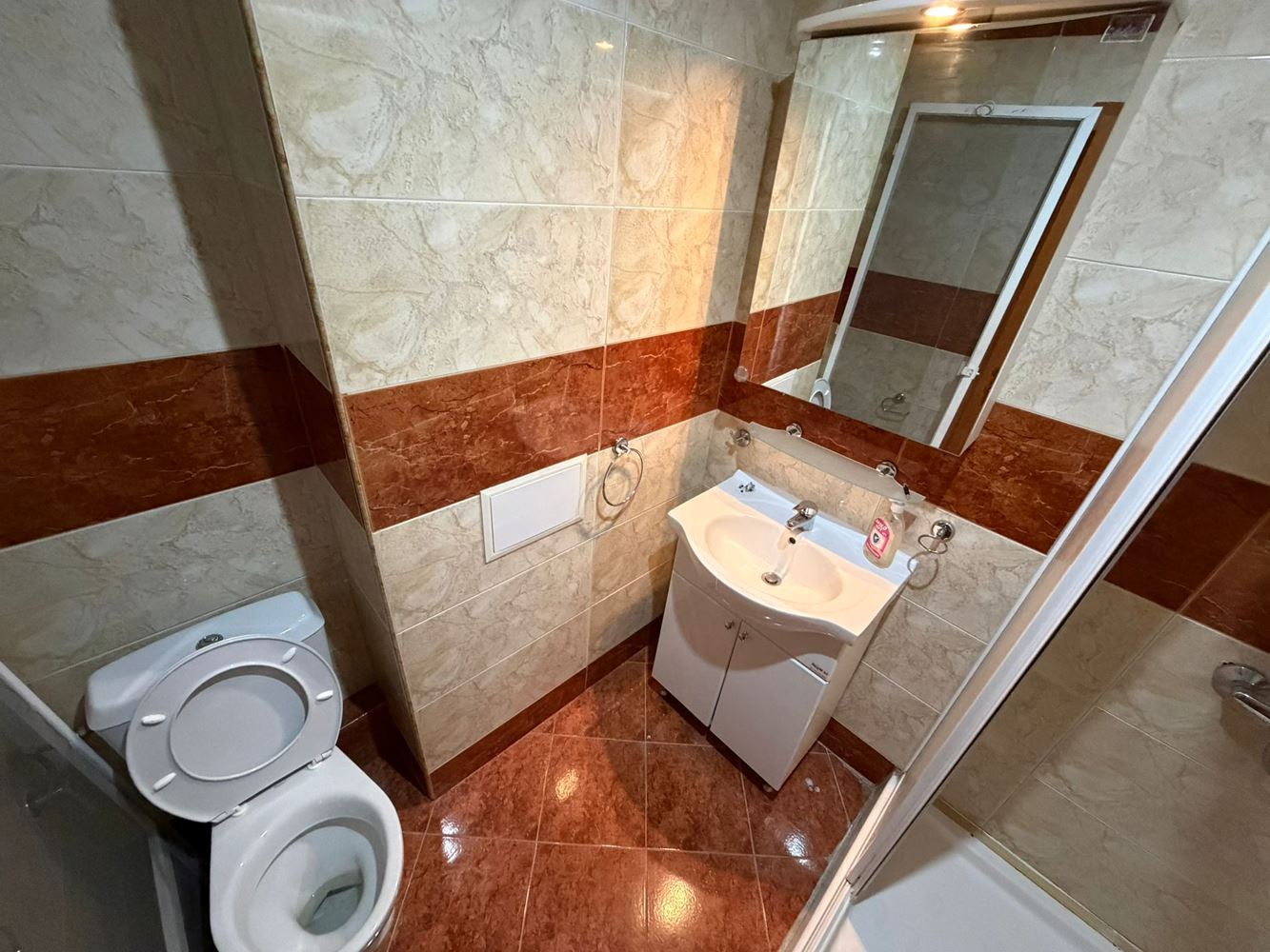 Panoramiczne studio z widokiem na morze w Świętym Własie – imponująca lokalizacja, rozległy kompleks i inwestycja wysokiej klasy