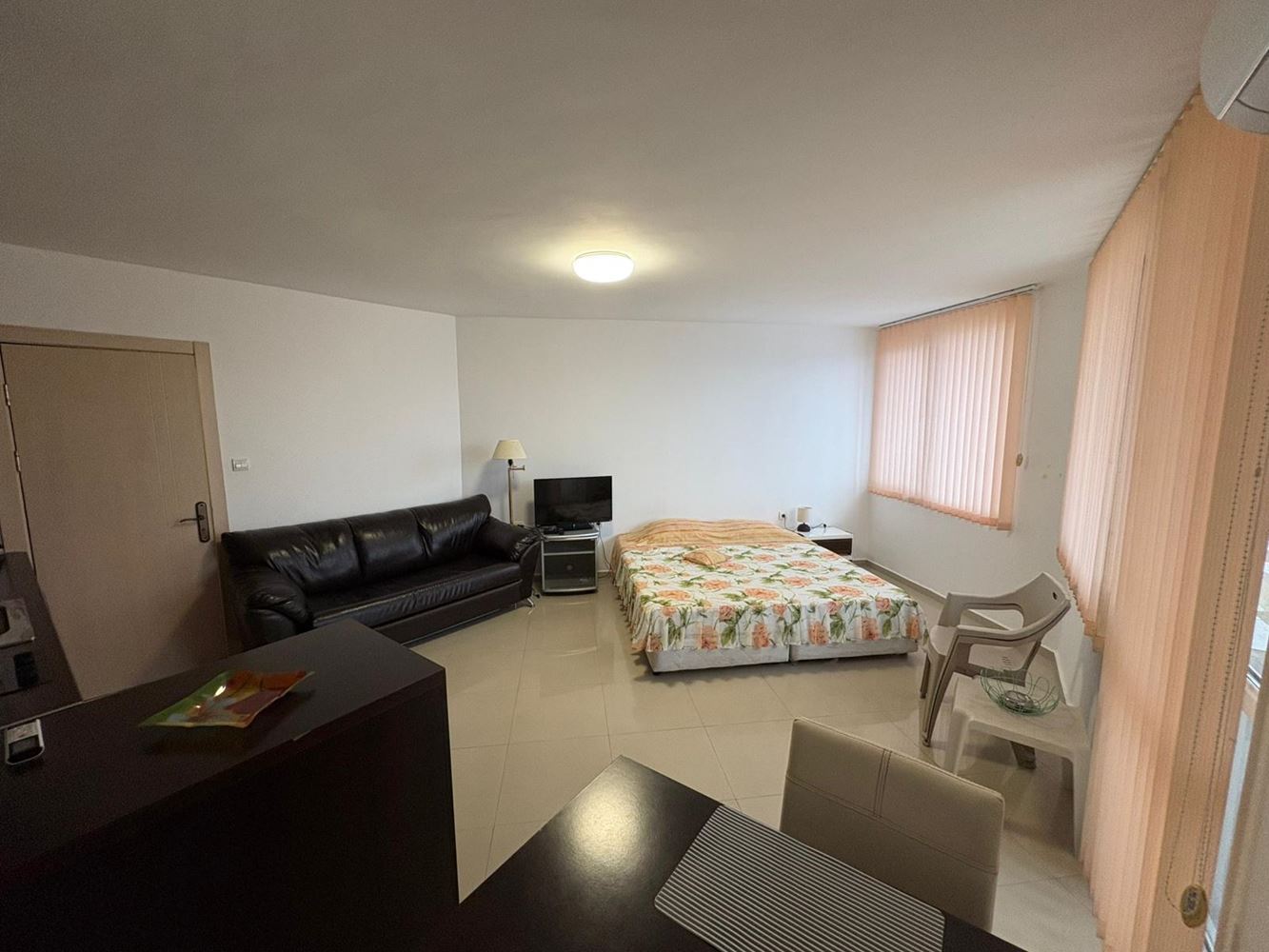 Umeblowane studio w Pomorie – doskonała lokalizacja, 400 m od morza i centrum miasta