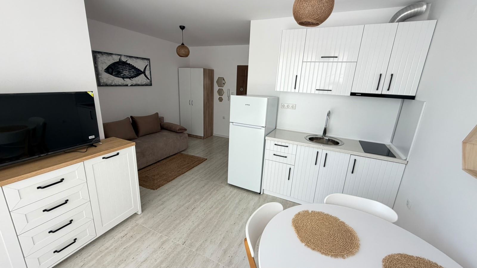 Piękne, przestronne studio z widokiem na morze, 100 m od plaży w Świętym Własie